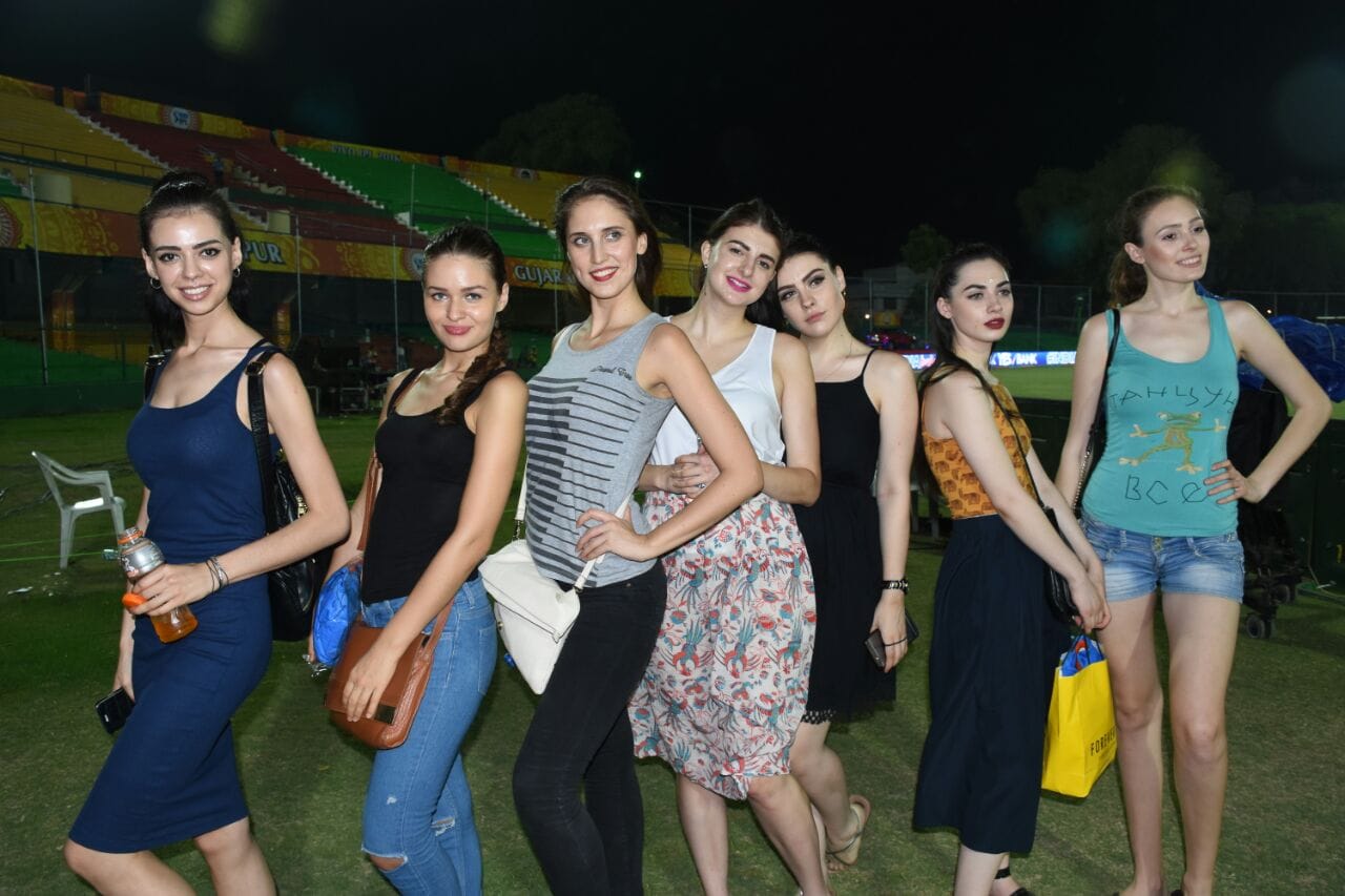 unseen pics of ipl match in kanpur green park