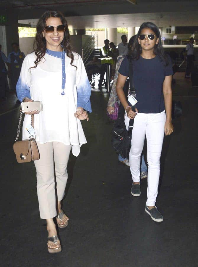 Juhi Chawla with daughter Jhanvi at Mumbai airport