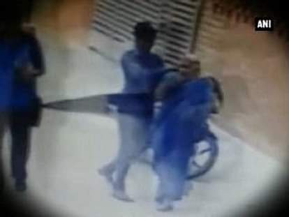Caught on camera: Chain snatcher attacks elderly couple 