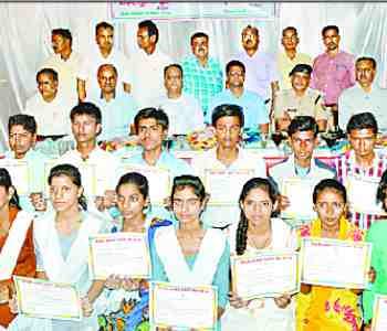24 students honored by DM