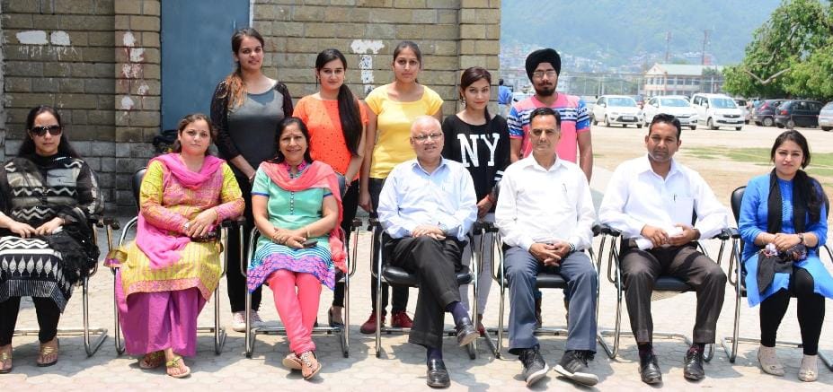 mandi college student top in ugc or mat