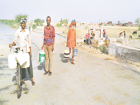 Two and a half thousand population, the water crisis