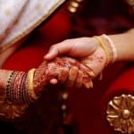 तीन तलाक को गैर-इस्लामिक और कुरान के विपरीत बताते हुए सुप्रीम कोर्ट का दरवाजा खटखटाया