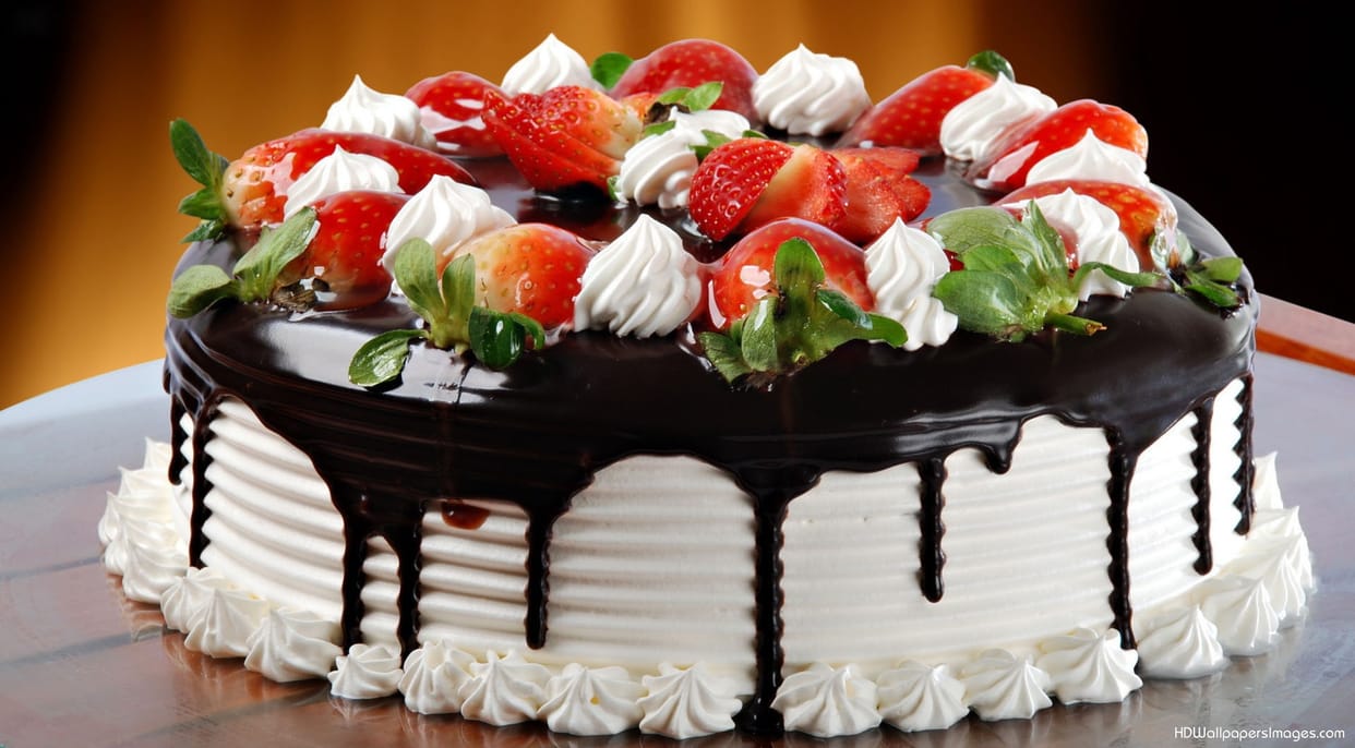 DC slammed Officials, then cut the cake for wishes