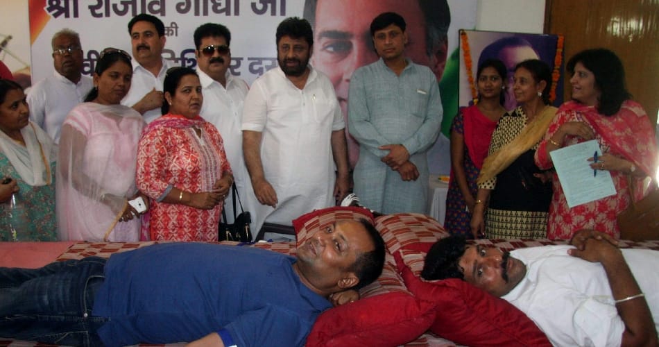 blood donation camp, congress blood donation camp, chandigarh congress, pradeep chhabra, chandigarh
