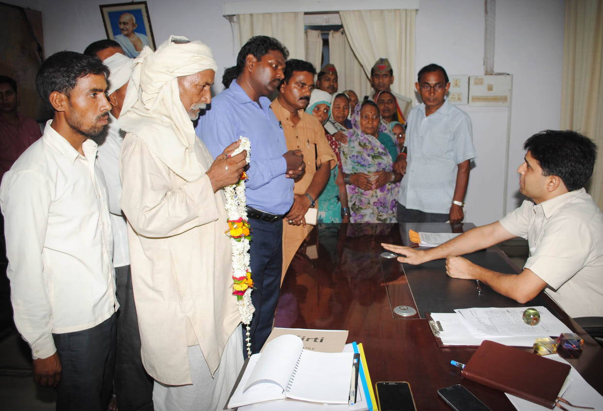 CM met the agitating farmers