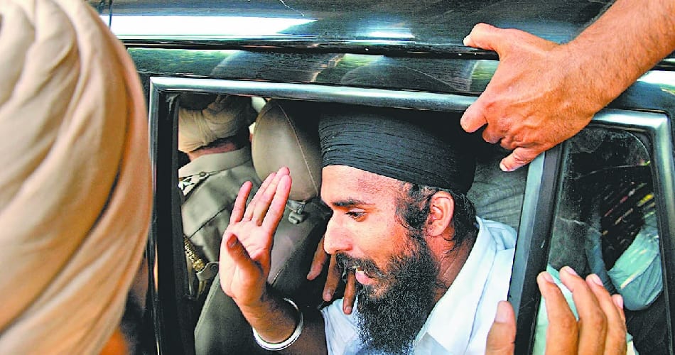flower rain on accused of sant ranjit singh dhandhriyawale in ludhiana
