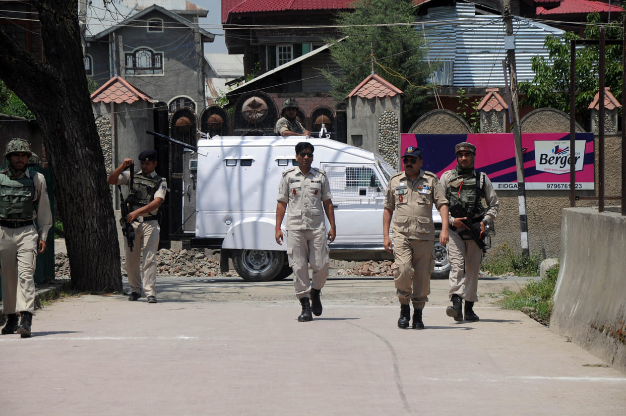 Curfew-like restrictions in the old city