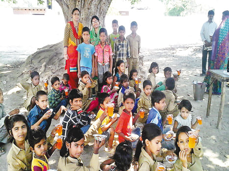 The children had fun party ice cream and fruit