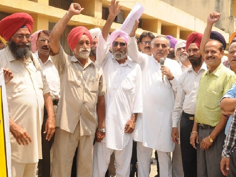 protest, gurdaspur protest, protest in front of civil hospital, gurdaspur, amritsar