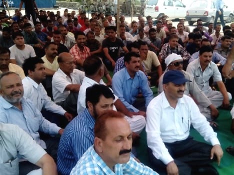 truck operater protest, road block