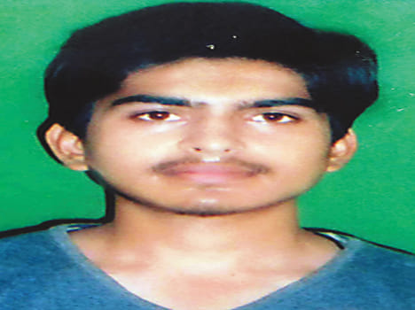 Ved Prakash district topper in CBSE Inter