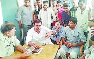 Kotwali Baroda villagers commotion