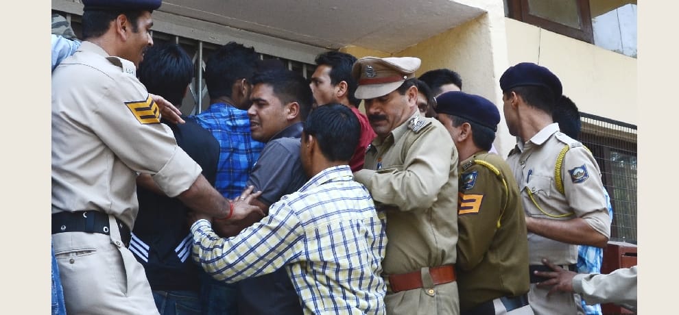 SFI rally to VC office at HPU, protest live photos.