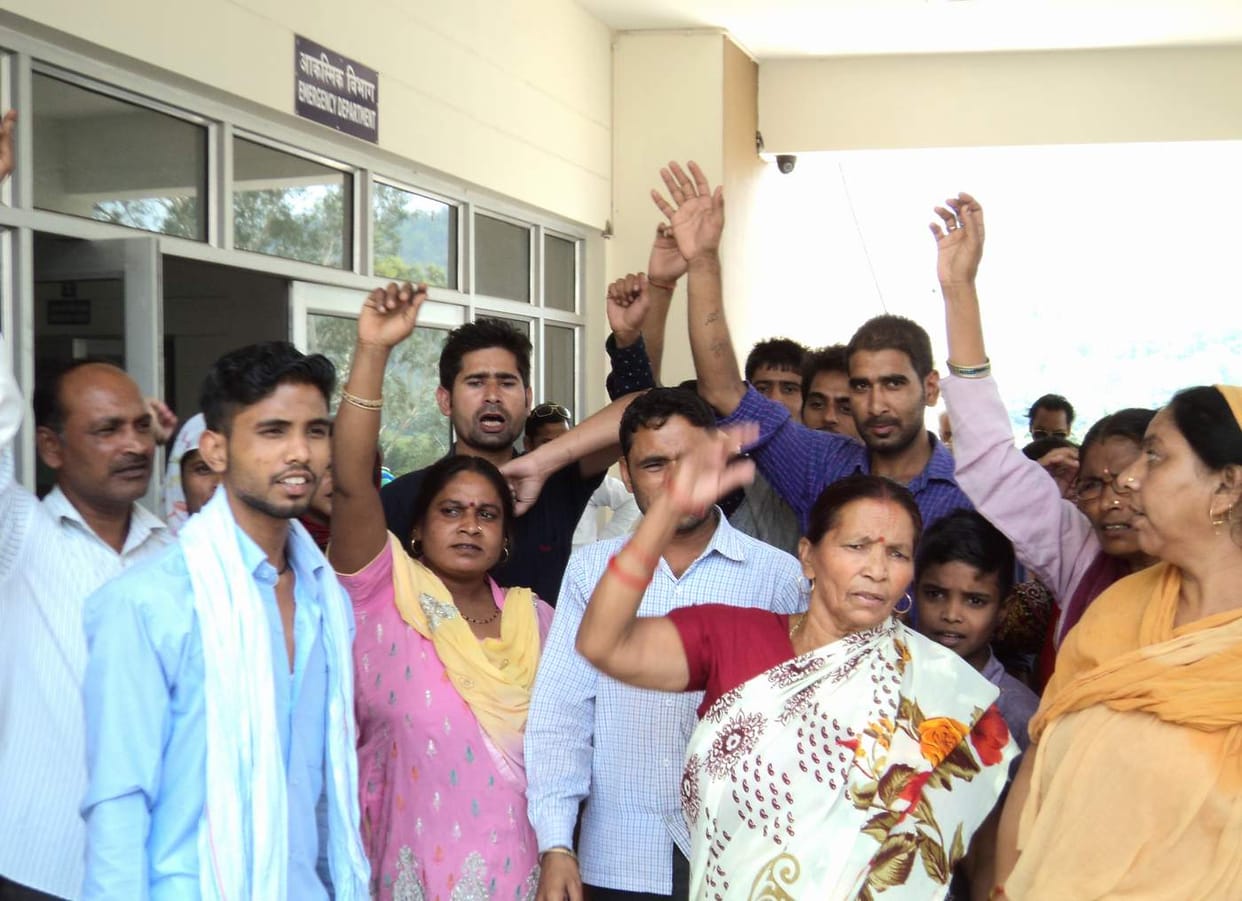 During the treatment of the young man's death, chaos