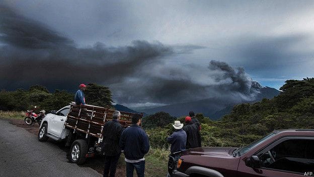 volcano in costa rica