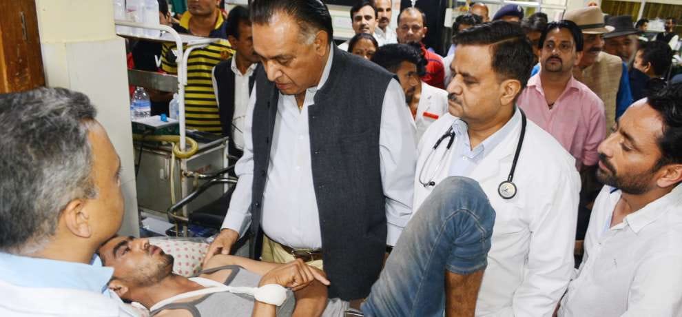Transport Minister GS BALI visits accident victims at Theog and igmc Hospital 