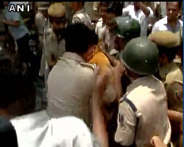 BJP workers protest against murder of party worker in Kerala