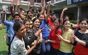 XII CBSE topper in Lucknow Anshul Bhadoriya