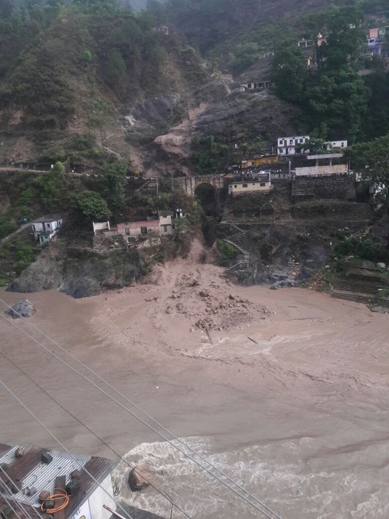 cloud burst in rudraprayag, road and bridges flowed.