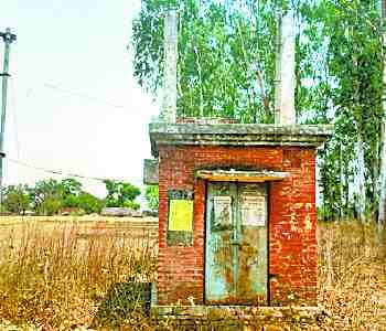 Six tubewells poor, crops dried 