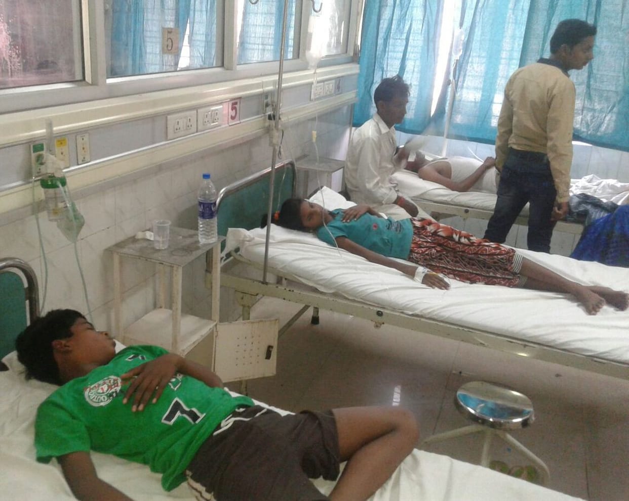 Three sick from diarrhea, admitted