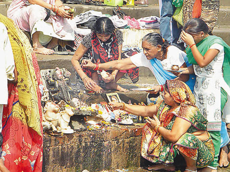  Buddha Purnima, devotees descended on the Ganges to bathe