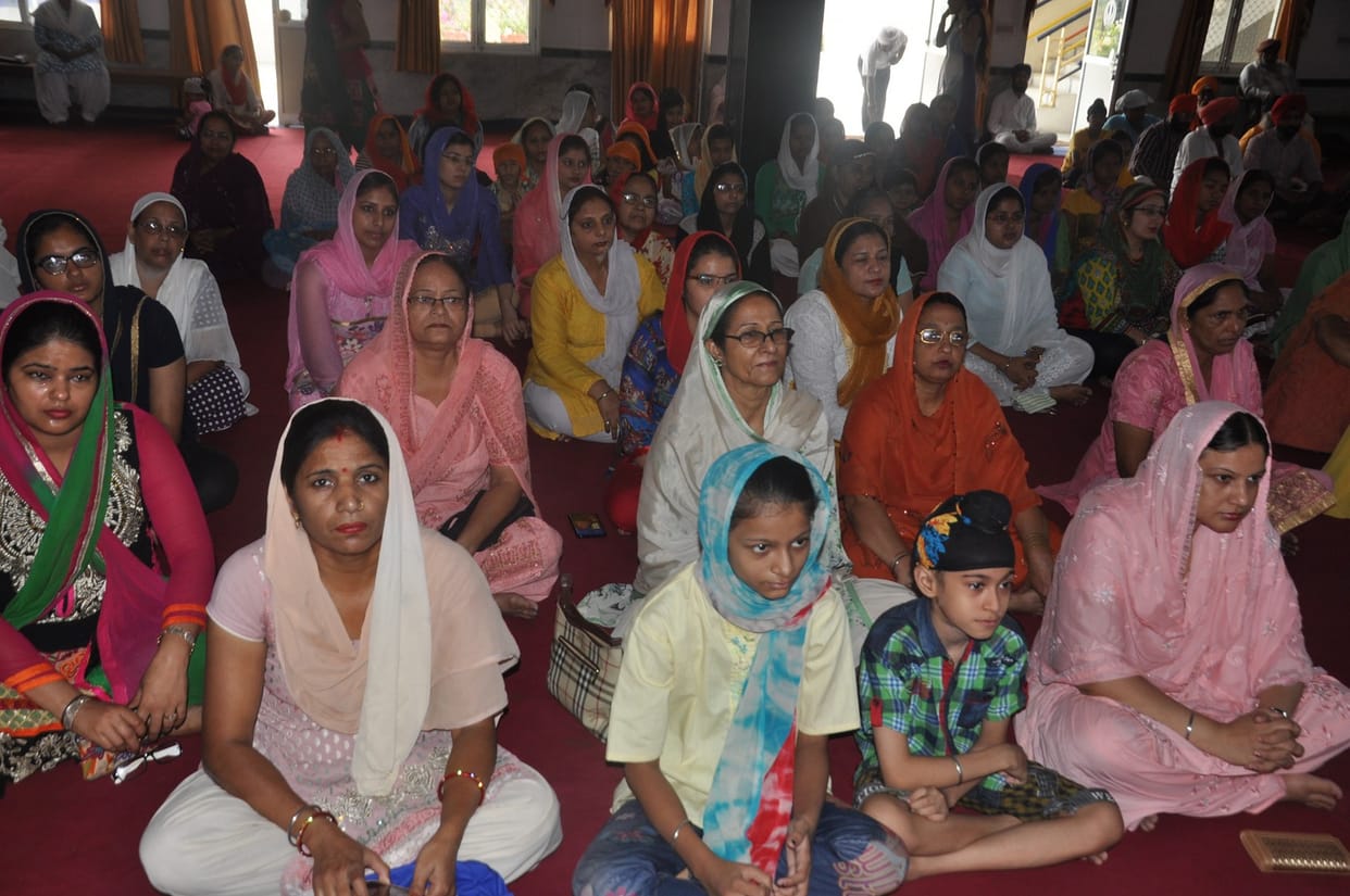 Kirtan and Guruvani at Gurudwara gurusingh sabha