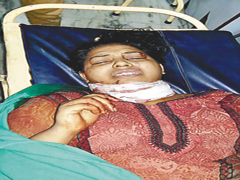 Husband, wife stabbed each other