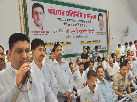 UP Govt herd with farmers in Bundelkhand-gop