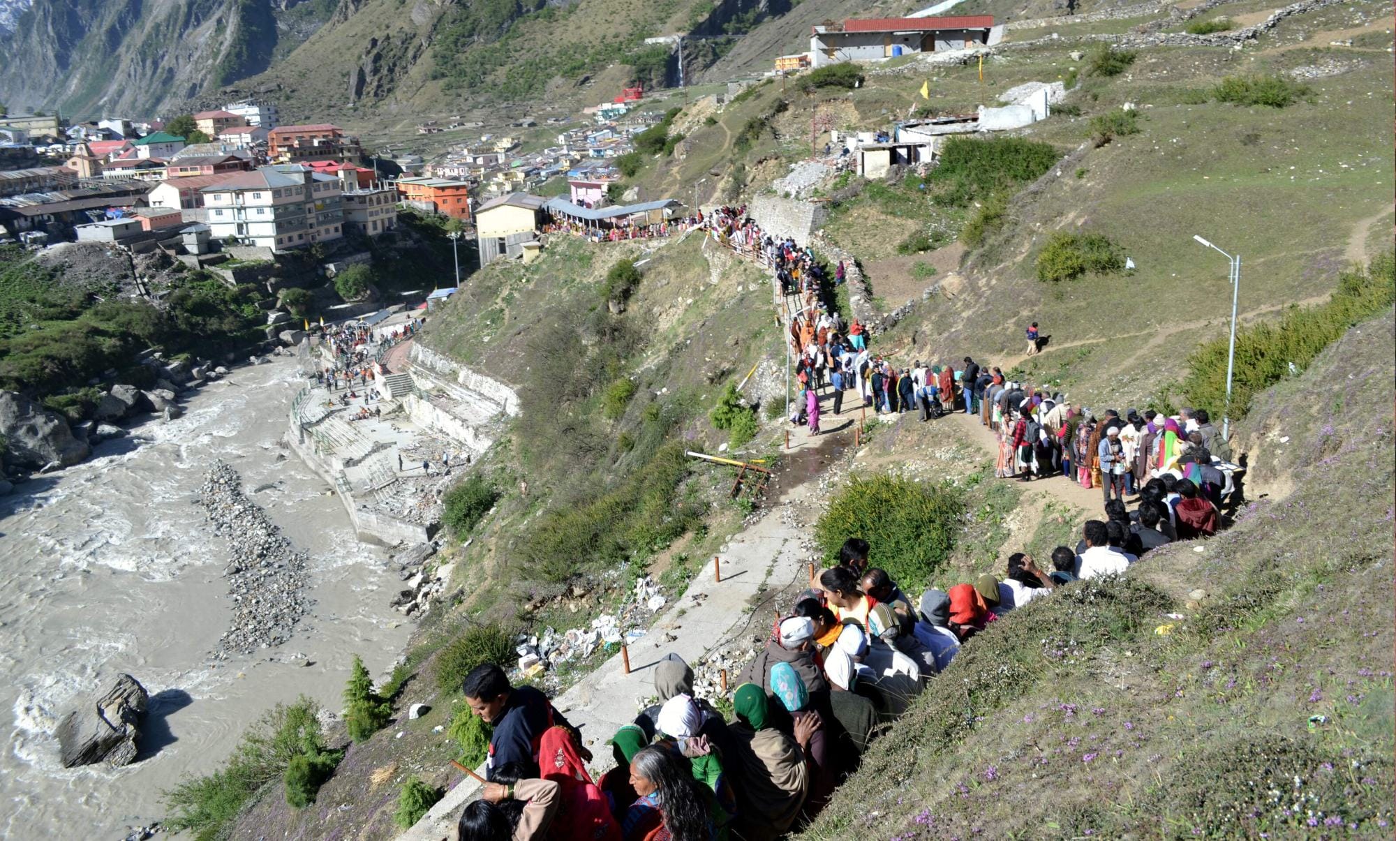 huge numbers of pilgrims coming to chardham yatra.