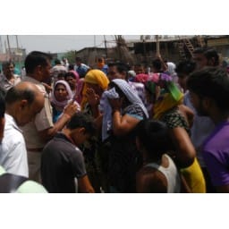 people protest to solve electriicty problem