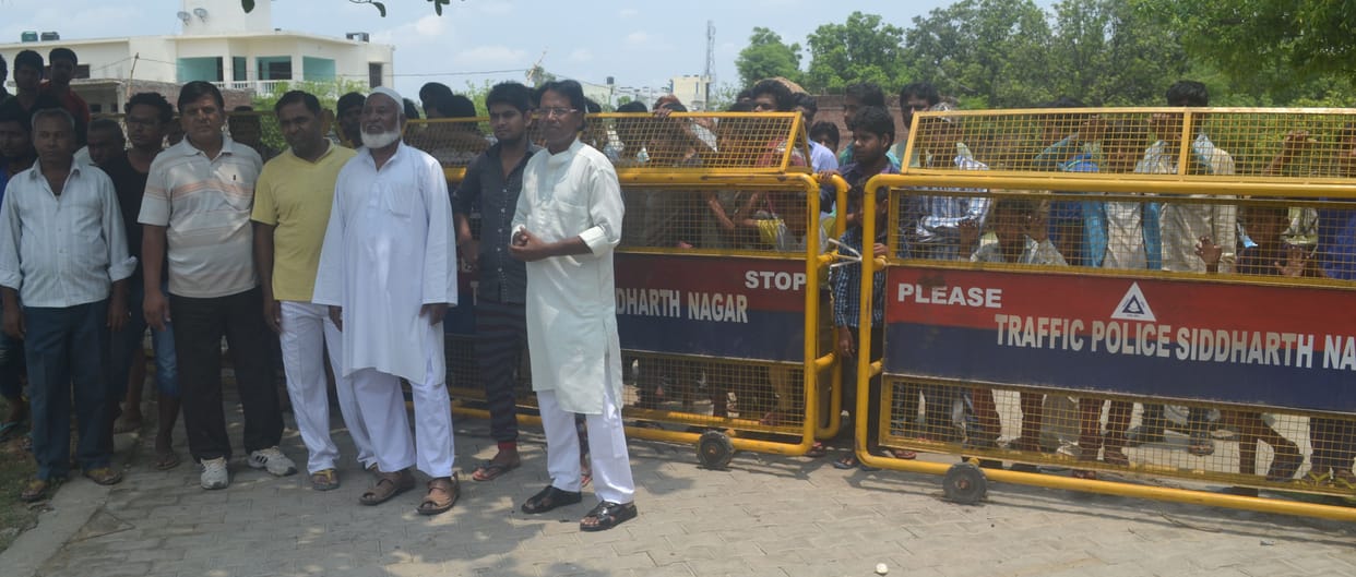 people protested for way