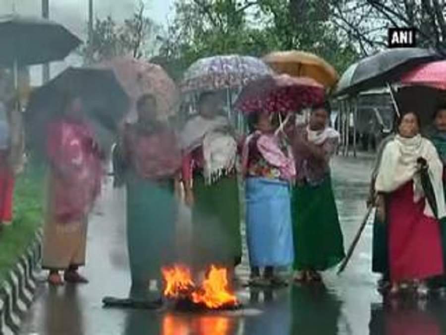 हड़ताल का दूसरा दिन : नॉर्थ-ईस्ट में हिंसक हुए हालात 
