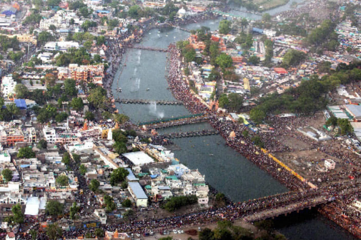 Devotees takes holy dip at Shipra on last day of Ujjain Kumbh