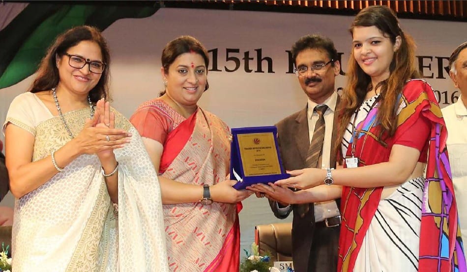 HRD Minister Smriti Irani reached ludhiana, awarded 36 teachers