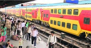 train are 15 hour late moradabad