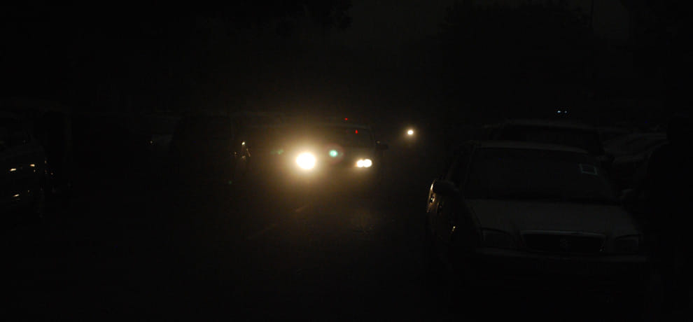 Sudden change of weather delhi ncr : Dust storm, strong winds and overcast skies over the capital