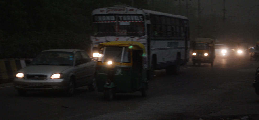 Sudden change of weather delhi ncr : Dust storm, strong winds and overcast skies over the capital