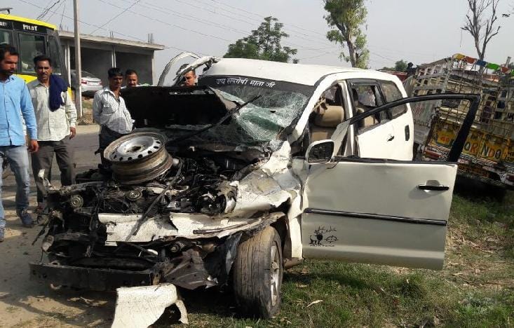 four injured in Dangoli road accident