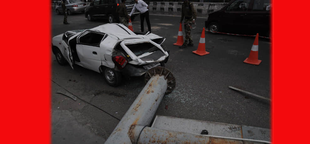 Came as typhoon disaster, the board took the young man's life fell Uneepol