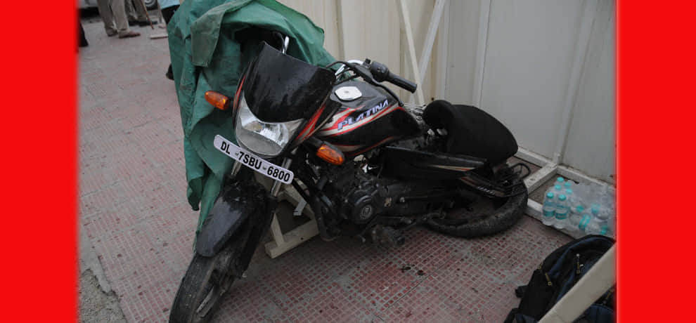 Came as typhoon disaster, the board took the young man's life fell Uneepol