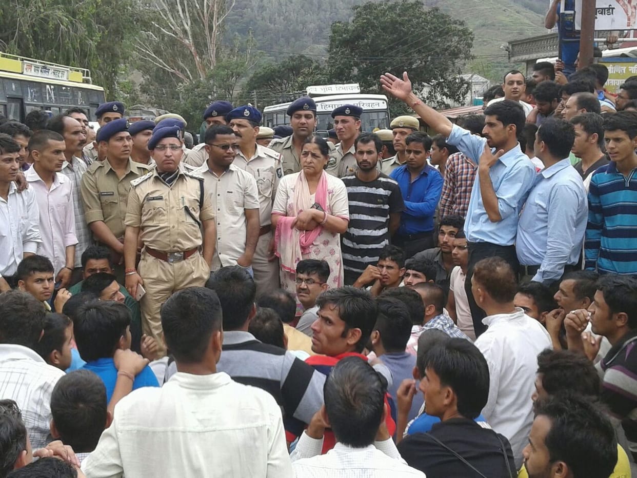 Protests against the occupation of the cemetery