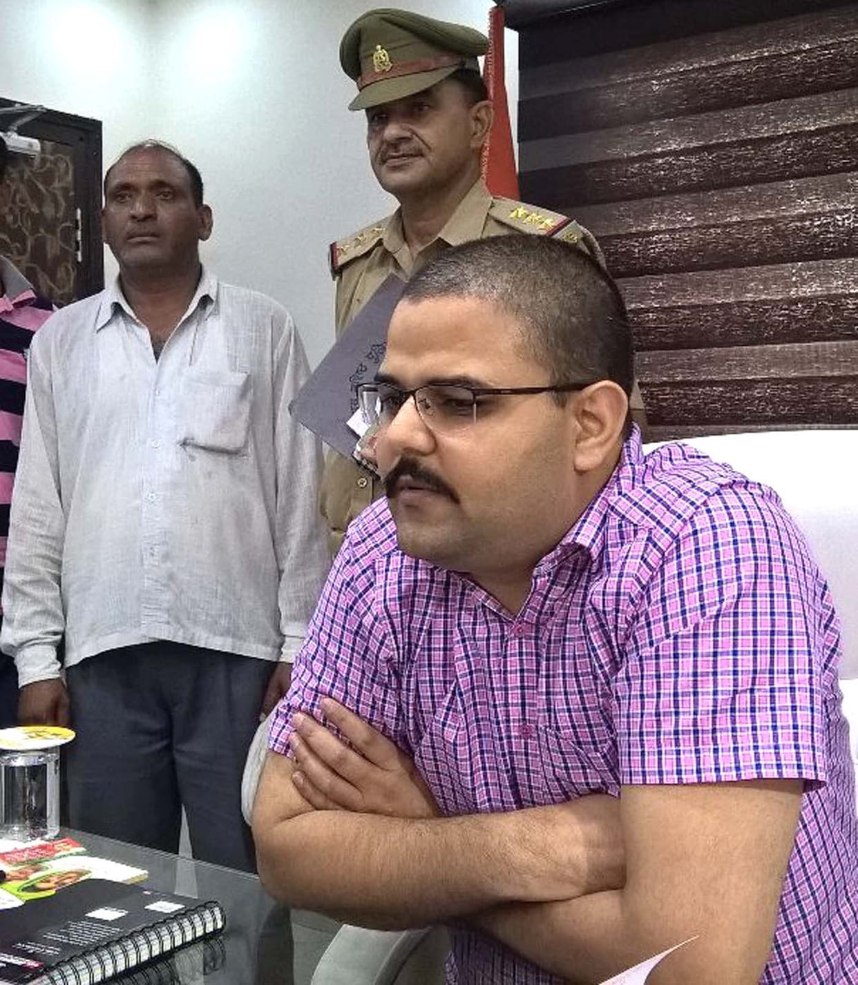 fake blame of loot in along attempt to murder