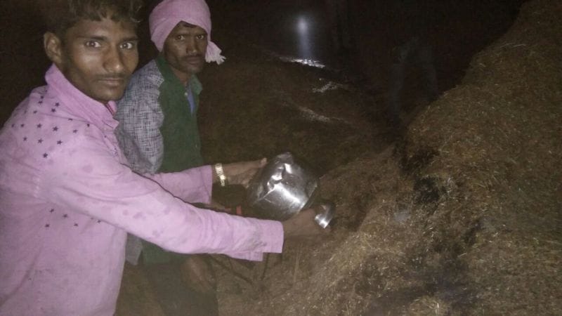 20 burn by fire in village