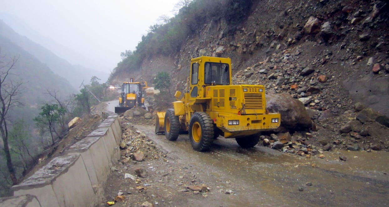 Himalayan region cracking climate change is unprecedented in hilly states resulting Landslide