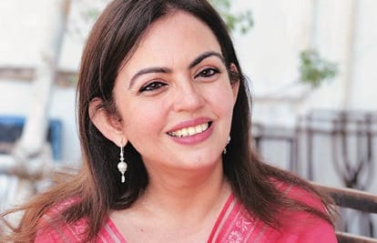 nita ambani visits kanpur to cheer mumbai indians