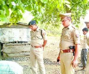 Elderly man dead bodies thrown on the highway