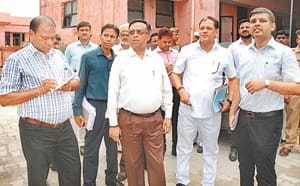 comissnor in pratapgarh