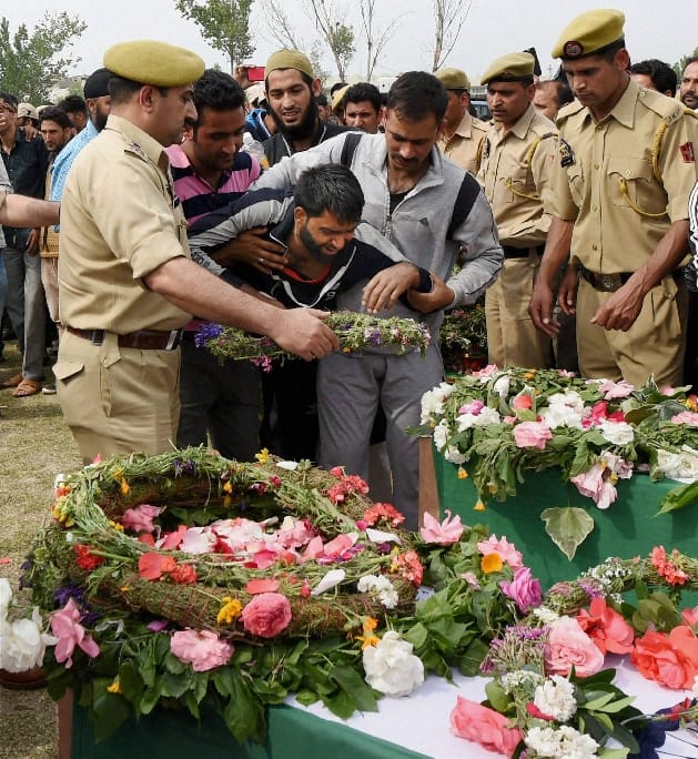 Tributes to martyred policemen
